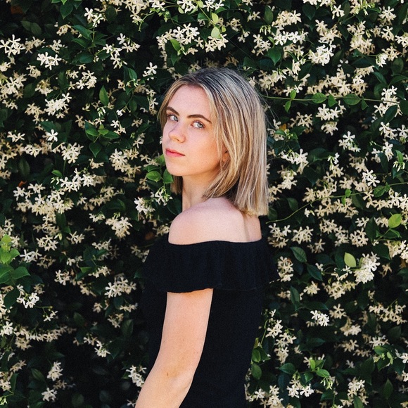 Meet your Posher, Karina - Picture 1 of 1